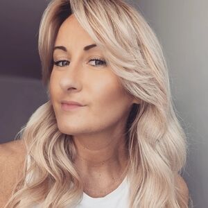 Meet your Posher, Angélique